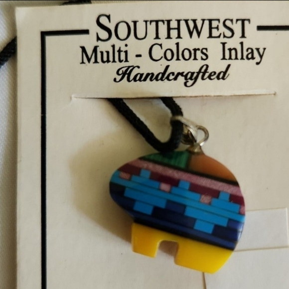 Unisex Southwest-style bear necklace - Picture 2 of 5